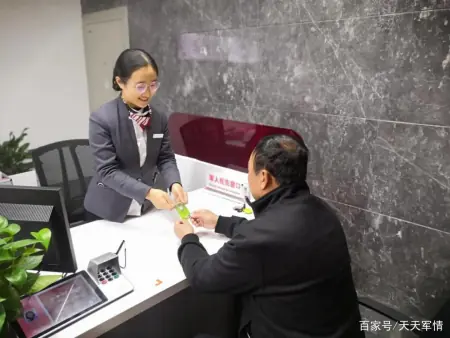 有证就好使!全国这些地方军人免费乘坐地铁和公交 有证就好使!全国这些地方军人免费乘坐地铁和公交
